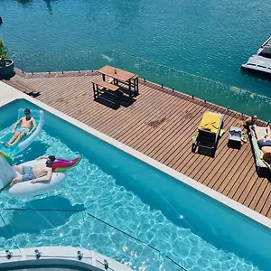 https://island-secret-mooloolaba.queenslandhotels.net