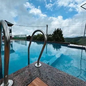 Sapphire Mansion Pool Bed & Breakfast